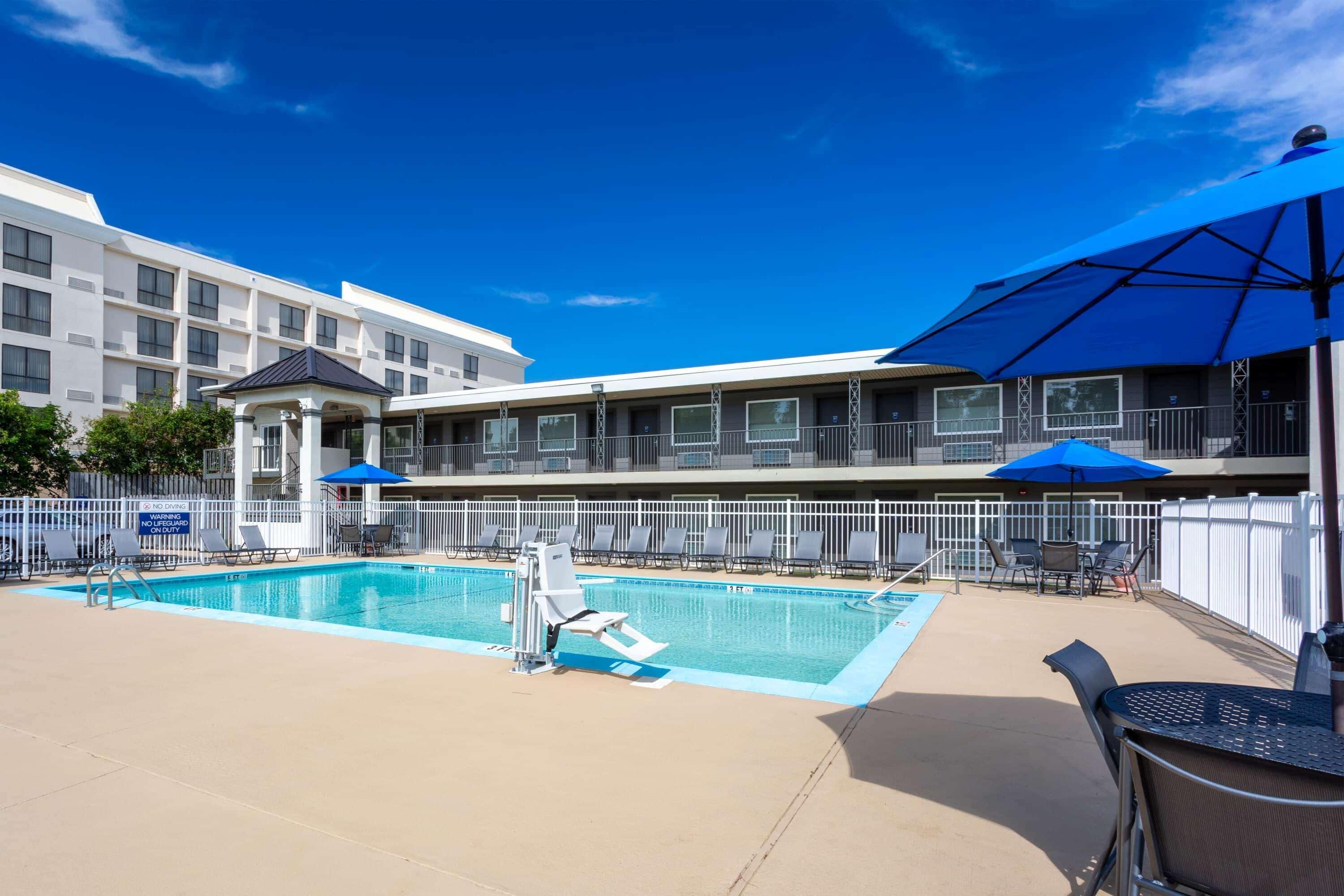 Days Inn By Wyndham Wilmington / University Eksteriør billede