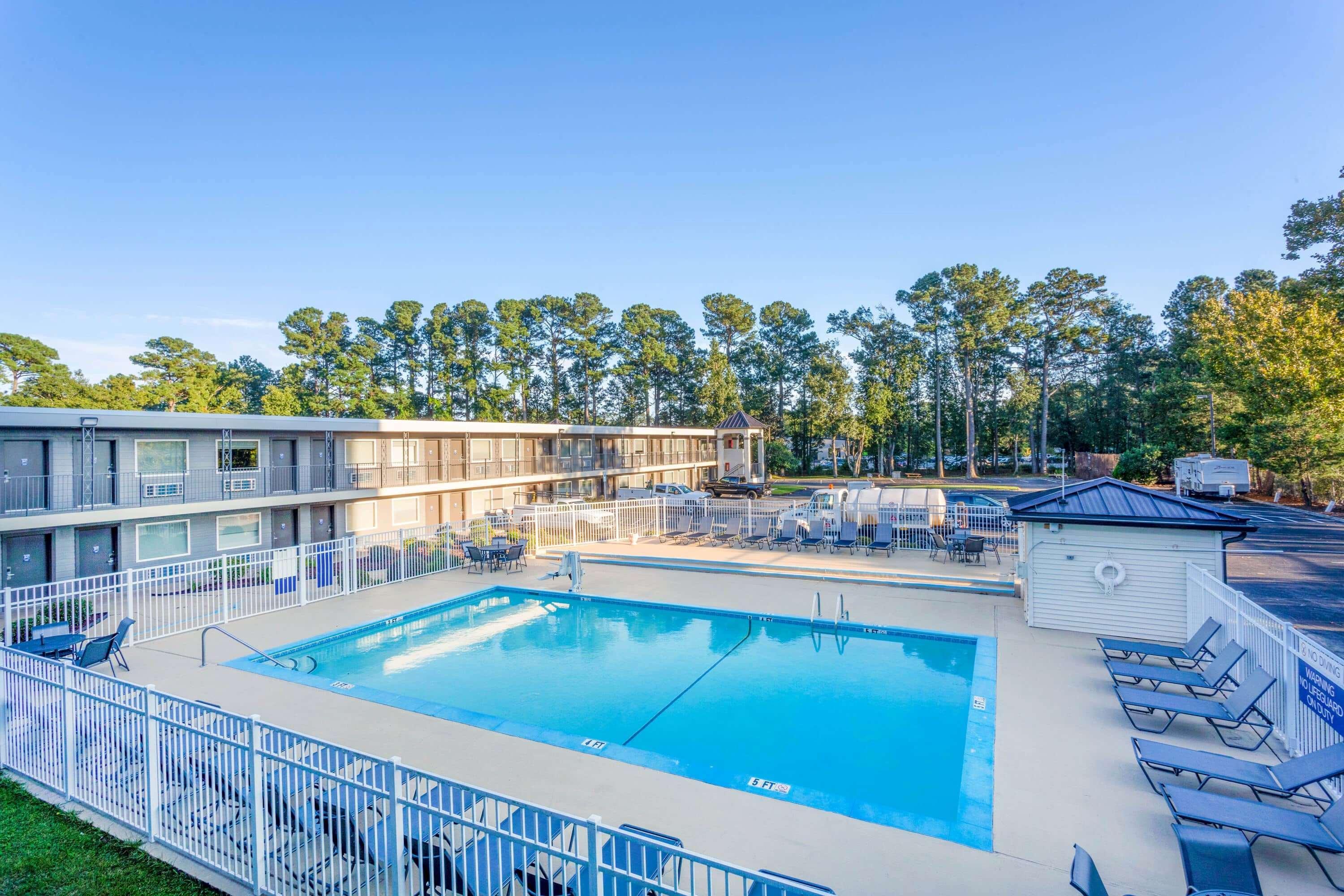 Days Inn By Wyndham Wilmington / University Eksteriør billede